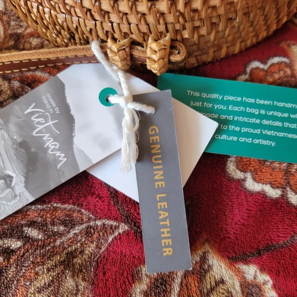 Rattan Straw Crossbody Bag. - Picture 3 of 5